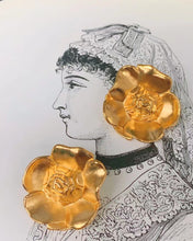 Charger l&#39;image dans la galerie, AIMAI Rose Earrings

