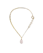 Cargar imagen en el visor de la galería, Hand-polished Natural Pink Crystal Stone Irregular Design Necklace
