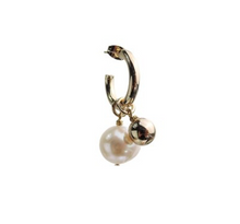 Load image into Gallery viewer, Stellan Pearl Earrings
